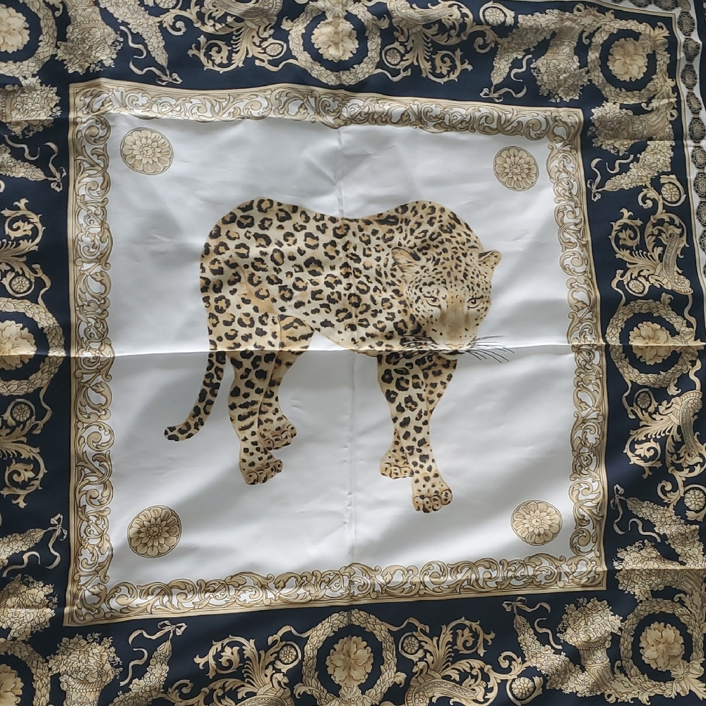 Regal Design Leopard Scarf - Made In Italy